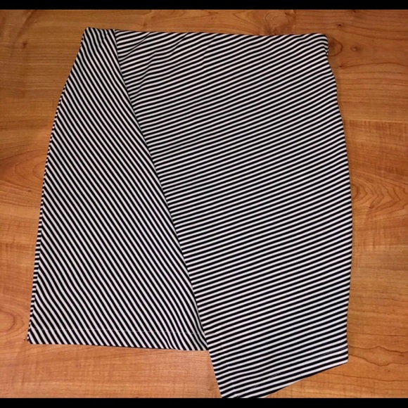 Ardene Striped Pencil Skirt - Picture 3 of 4